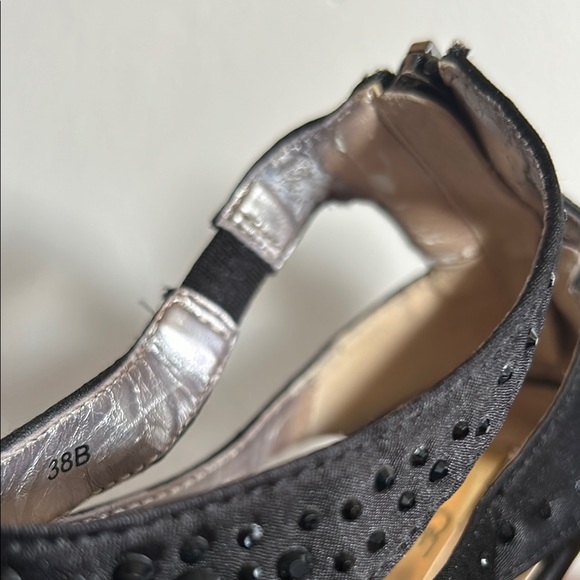 Sophisticated Black Stiletto Heels with Strappy Design - Picture 11 of 16